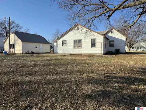 310 Thayer St, Beatrice, NE 68310 photo 33