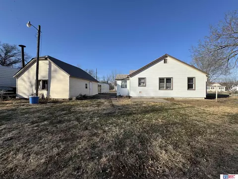 310 Thayer St, Beatrice, NE 68310 photo 30