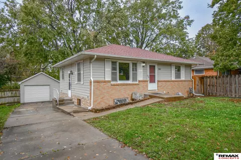 841 S 46th St, Lincoln, NE 68510