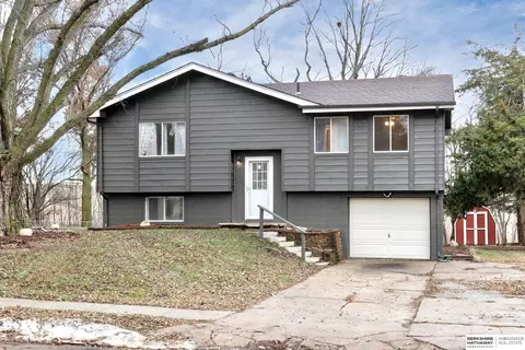 29 Redwood Ln, Yutan, NE 68073