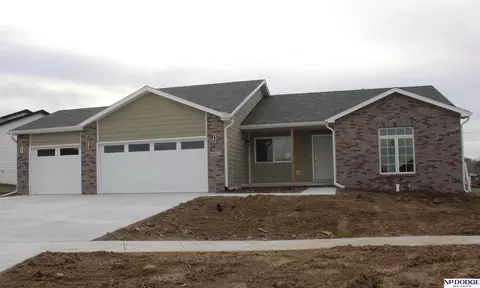6421 N 13th St, Lincoln, NE 68512