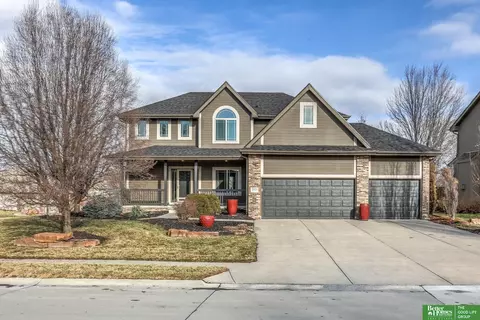 19314 D St, Omaha, NE 68130