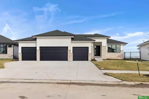 5415 N 196th St, Elkhorn, NE 68022
