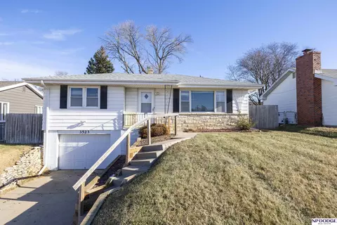 3523 S 50th St, Omaha, NE 68106