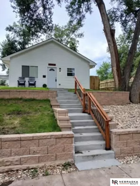 2730 S 12th St, Omaha, NE 68108