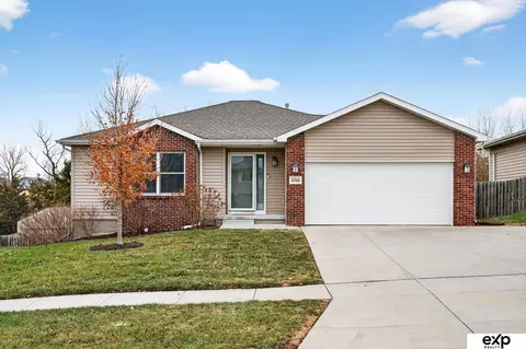 2740 NW Dahlia Dr, Lincoln, NE 68524