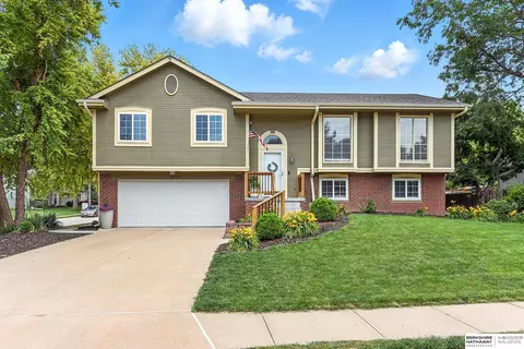 6727 N 110 St, Omaha, NE 68164