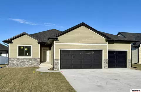 7310 Augustine Ave, Lincoln, NE 68516