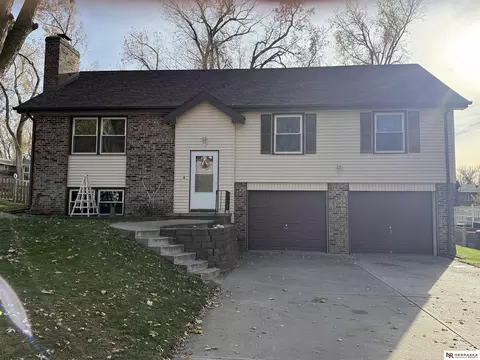 13503 Glenn St, Omaha, NE 68138