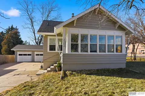 2202 Madison St, Bellevue, NE 68005