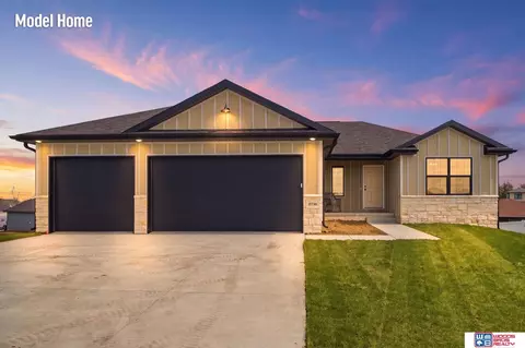 2736 Kinzie Cir, Lincoln, NE 68507