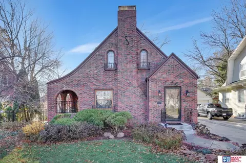 3353 M St, Lincoln, NE 68510