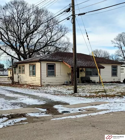 207 N Sumner St, Beatrice, NE 68310