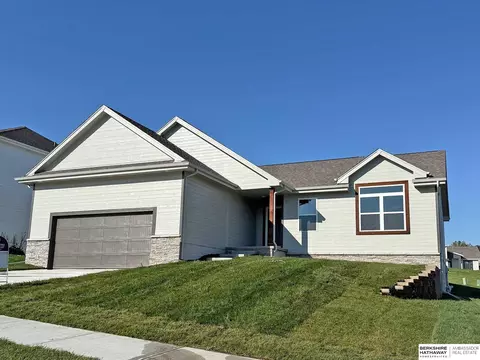 2914 N 165th Ave, Omaha, NE 68116