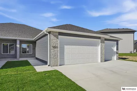 5831 S 95th St, Lincoln, NE 68526