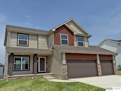 11016 Bearcreek Dr, Papillion, NE 68046