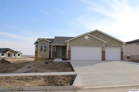 1845 E 9th St, Hickman, NE 68372
