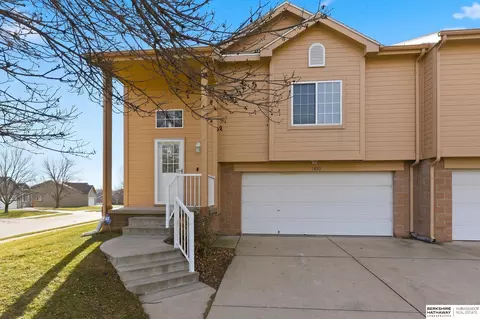 7402 N 77th Ter, Omaha, NE 68122
