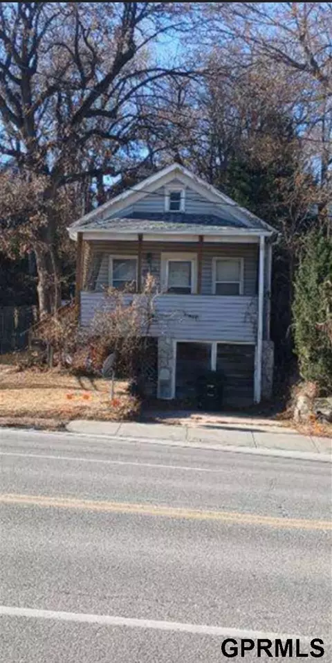 1940 S 13 St, Omaha, NE 68108