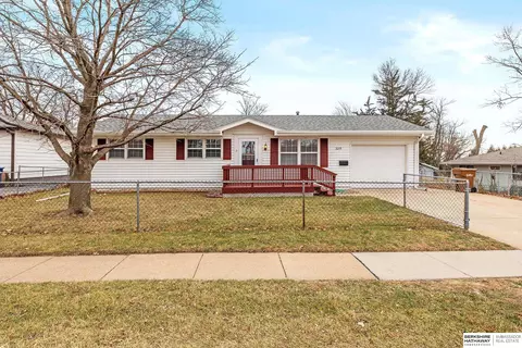 3215 Gertrude St, Bellevue, NE 68147