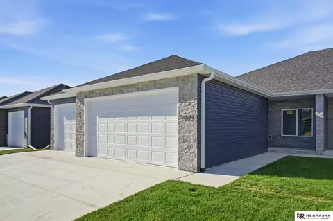 5837 S 95th St, Lincoln, NE 68526