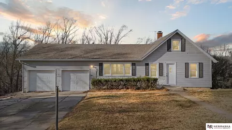 617 Maple St, Louisville, NE 68037