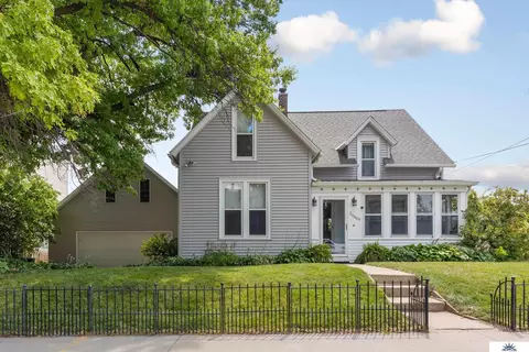 20609 Elkhorn Dr, Elkhorn, NE 68022