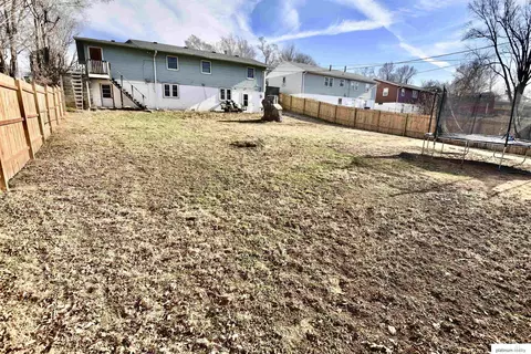Exterior - 2802 Wayne St, Bellevue, NE 68005 photo 3 of 4