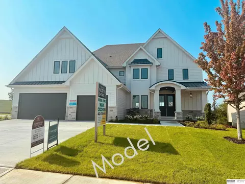 11707 Cove Hollow Dr, Papillion, NE 68046