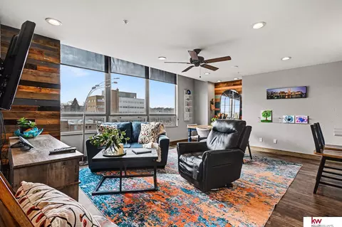 3000 Farnam St #4-L, Omaha, NE 68131