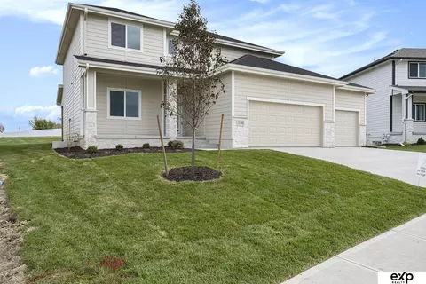 18710 Pinehurst Ave, Omaha, NE 68136