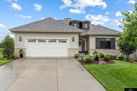 12651 Sherman Plz, Omaha, NE 68138