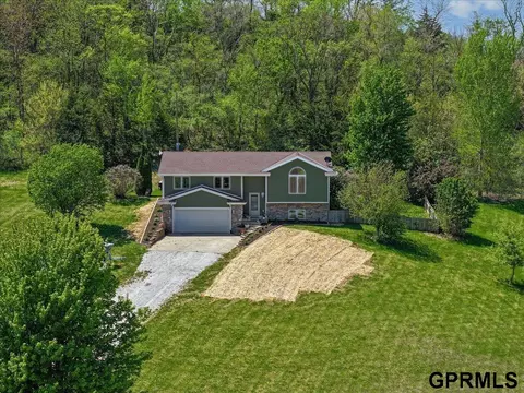 2853 Preston Pl, Logan, IA 51546