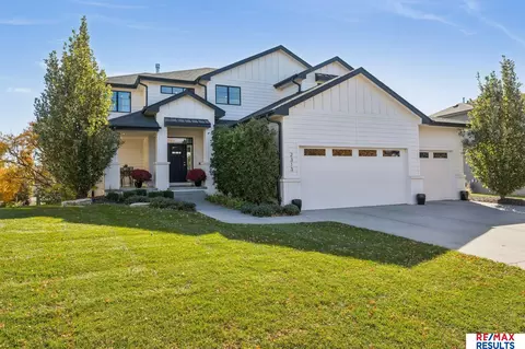 2313 S 220 Cir, Elkhorn, NE 68022