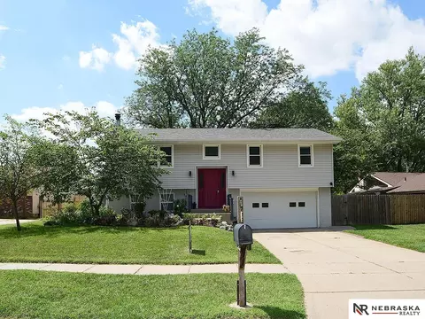 601 Teakwood Dr, Lincoln, NE 68510