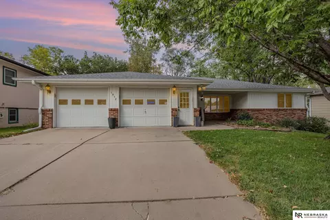 1932 Benton St, Lincoln, NE 68521