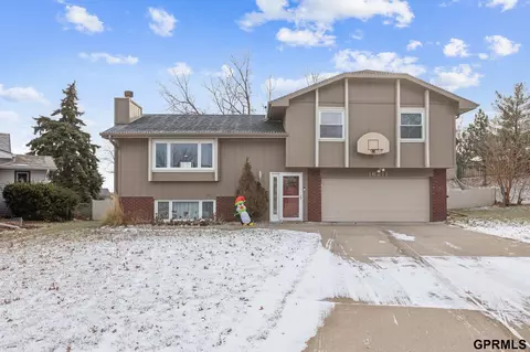 16211 Arbor St, Omaha, NE 68130