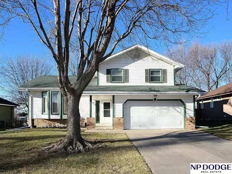 1106 Conestoga Rd, Papillion, NE 68046