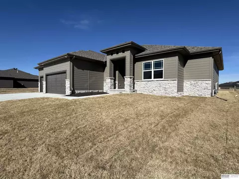 20814 Kansas Ave, Elkhorn, NE 68022