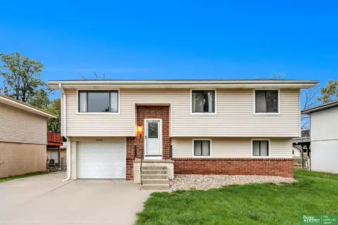 23706 Walnut Cir, Waterloo, NE 68069 photo 2