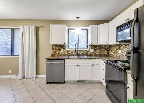 23706 Walnut Cir, Waterloo, NE 68069 photo 9