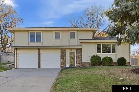 1242 S 164th Ave, Omaha, NE 68130