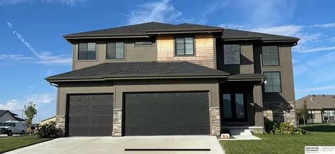 12122 S 205th St, Gretna, NE 68028