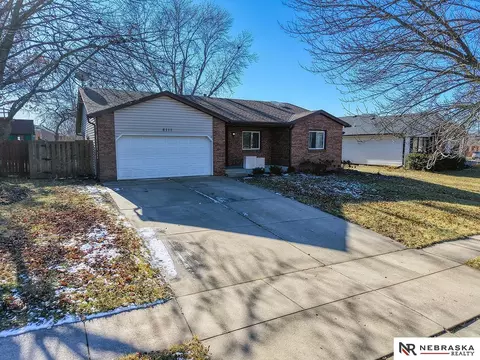 8111 Prescott Ave, Lincoln, NE 68506