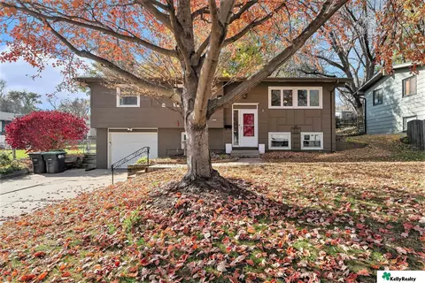 13511 Hickory Cir, Omaha, NE 68144