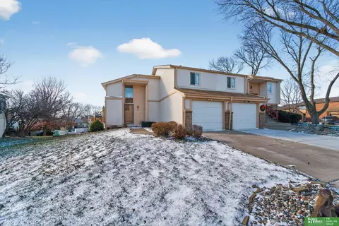 4020 N 104 Plz, Omaha, NE 68134