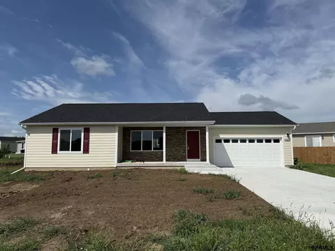 903 Sunridge Dr, Beatrice, NE 68310