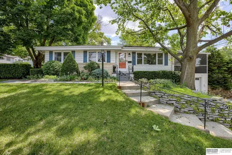 3201 Westgate Rd, Omaha, NE 68124