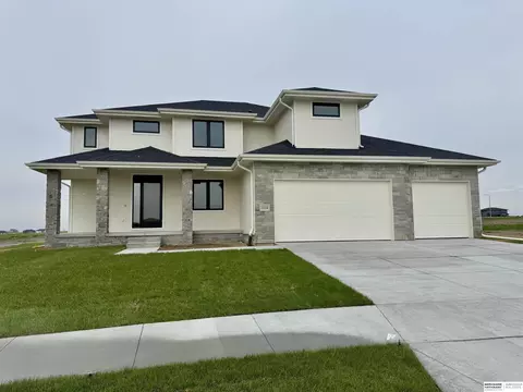 10324 S 212th St, Gretna, NE 68028