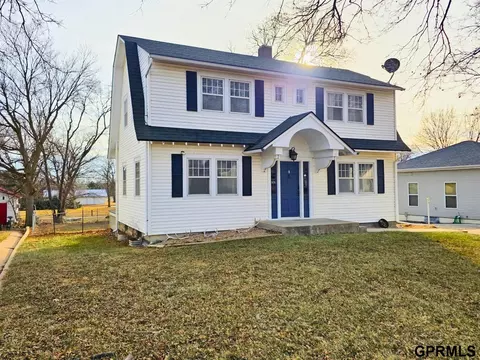 1027 Lincoln Ave, Hebron, NE 68370